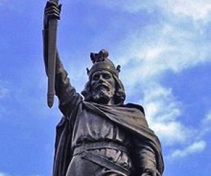 7 Things Alfred the Great Did 2100 Years Ago Moving Him from Good to GREAT
